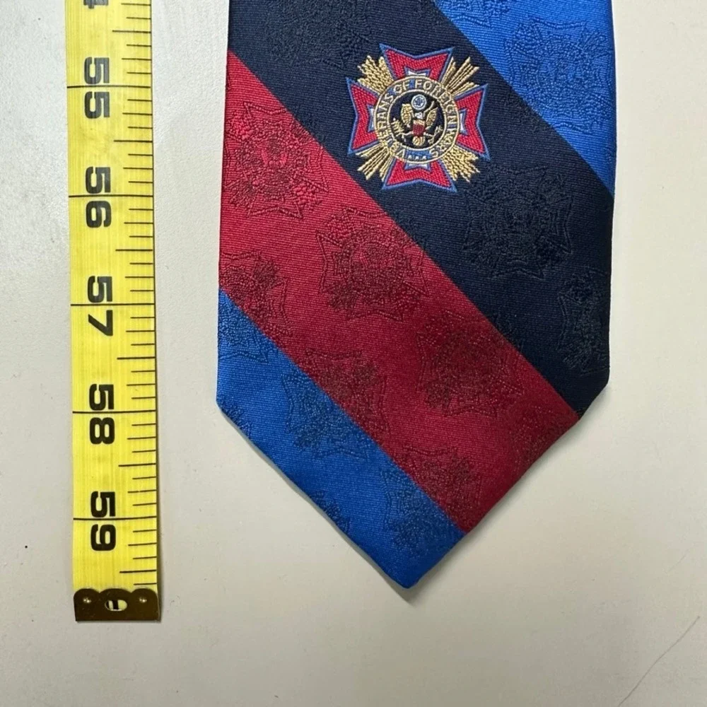 London 400 Cambridge Apparel VFW Veterans of Foreign Wars Striped Silk Blend Tie